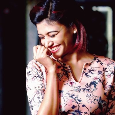 😍oviya 😘