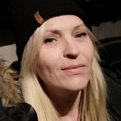 Luluvine's profile picture. 🤘