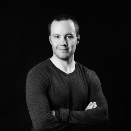 FM (tietojenkäsittelytiede), valmentaja ja tieteellisen iskuryhmän jäsen. Kirjat: Satokauden smoothiet & E-urheilijan suorituskykyopas.
