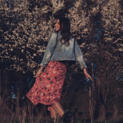 maikestl's profile picture. Je größer der Dachschaden, desto freier die Sicht zu den Sternen✨