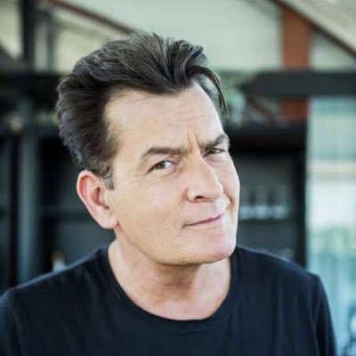 happyuggly's profile picture. Adicto al Sexo, Apasionado al Alcohol.