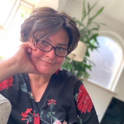 Communicatiespecialist Dream4Kids.
Voorheen journalist BD Meierij, Den Bosch, Tilburg &- eindredacteur & coördinator bijlagen cultuur, onderwijs, weekeind.