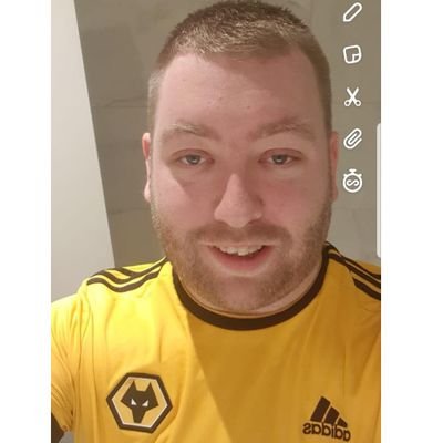 Wolves fan based in Stoke. S2 South Bank season ticket. Loves a Bathams