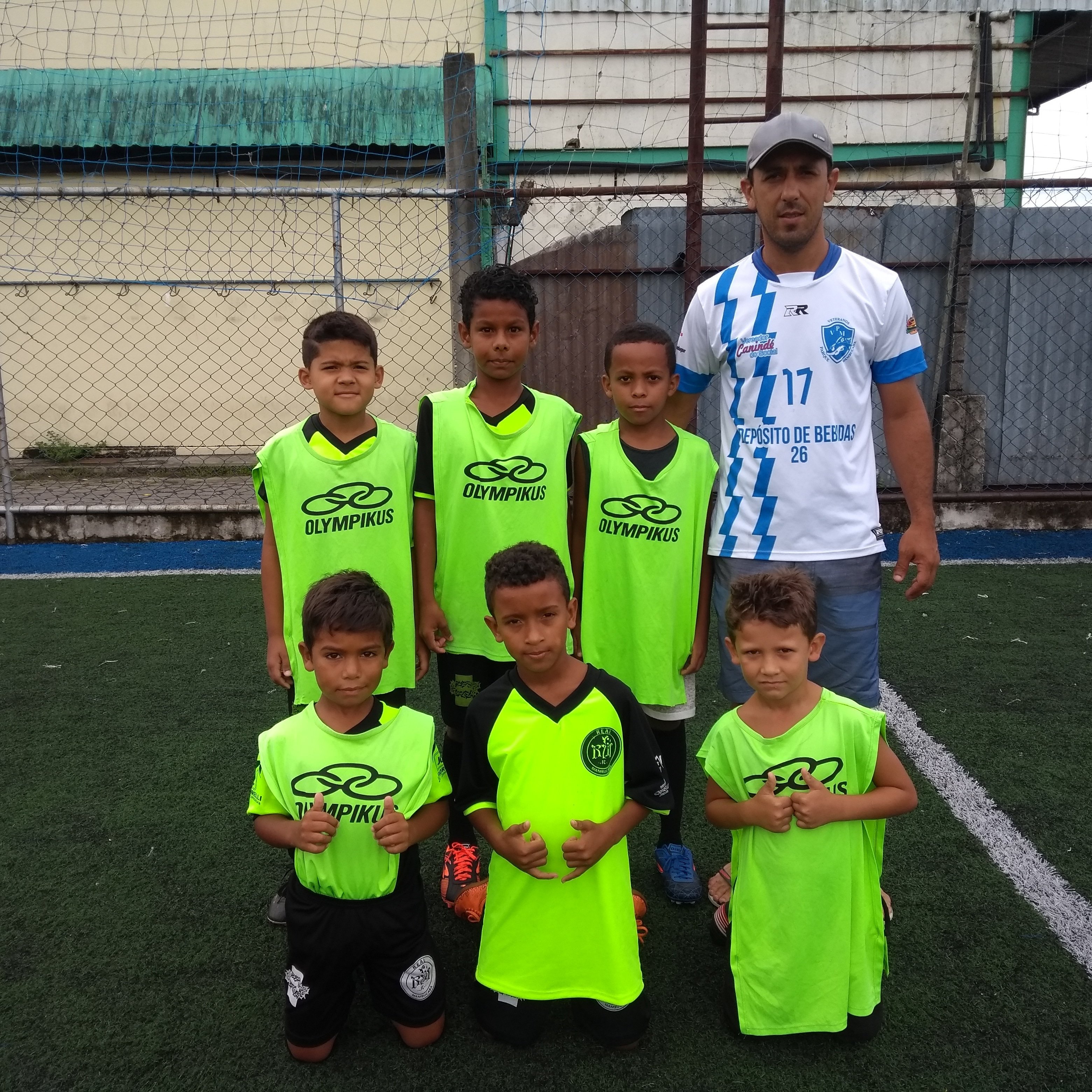 Treinador de futebol e Futsal.
Amo o esporte.