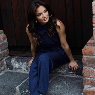 amo ser fans de @silvianavarroyya
@aracelyarambula 😍😍😍😍
disfruta tu vida y pasala bien