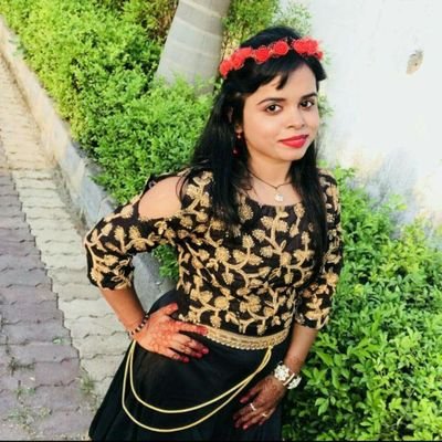 SurbhiKrishnani's profile picture. 😋Do not judge by appearances, a rich heart may be under a poor coat💞