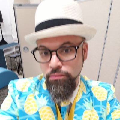 Consultant & Designer for DTour Professional Learning, #UDL Coach, +Deviant, EDURebel & Haberdashery Enthusiast. I’m about hats, tats, & epic design.