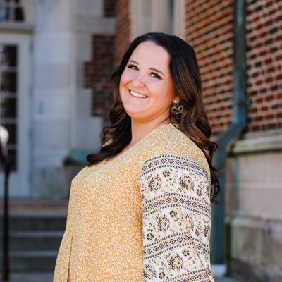 Caroline_kay2's profile picture. UTK🍊Future teacher🍎 B.A. in History🎓Working towards a M.S. in Education and an endorsement in Literacy 📚