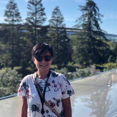 Designer Teacher, Mentor at @AppleDeveloperAcademy @unina, @AppleDistinguishedEducator 2019, Graphic Designer, UI&UX, PhD in Design and Innovation