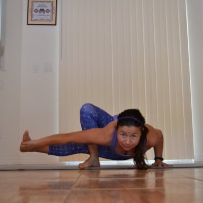 Fitness, yoga & Pilates. Traveler, arts, and designer.