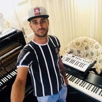 Professor de Teclado 🎹!! Casado, Pai de princesa 💕🌸. Corinthiano locooooo, futebol na veia .!!!