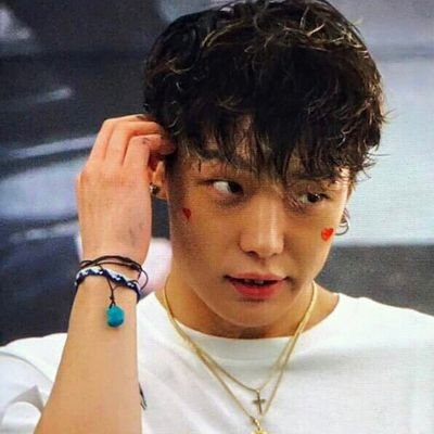 ellen_bondas's profile picture. iKONIC
KIM JIWON(BOBBY)💓