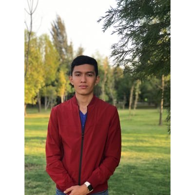 LuisFuva's profile picture. Pensar demasiado también puede ser destructivo.