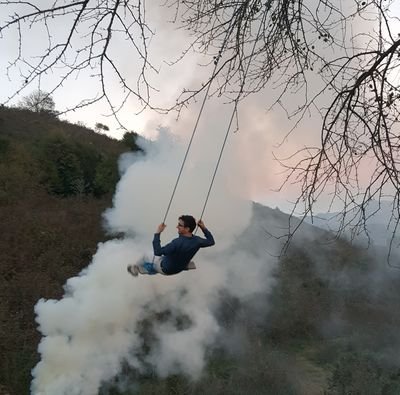 Omar26984358's profile picture. Ne hasta bekler sabahı 
Ne taze ölüyü mezar
Ne de şeytan bir günahı
Benim seni beklediğim kadar