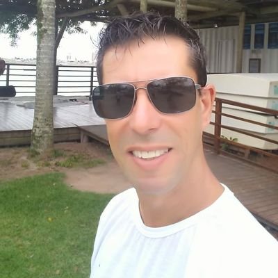 Locutor de Rádio e Tv, repórter esportivo, formado em Gestão Comercial, estudante de Direito hoje trabalho como Assistente Jurídico em Fioravante & Merten Advog