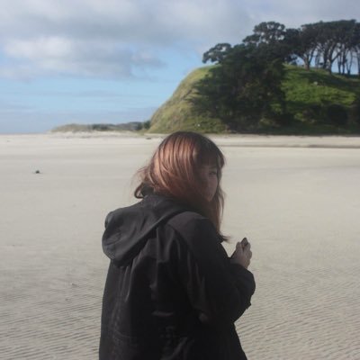 PhD candidate at the University of Otago trying to understand human-animal relationships and the political situation of non-human animals. (she/her)