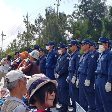 那覇市在住。
反基地運動に潜入しているが、活動家のいい加減さに笑うしかない毎日。
名護でも寝泊まり。