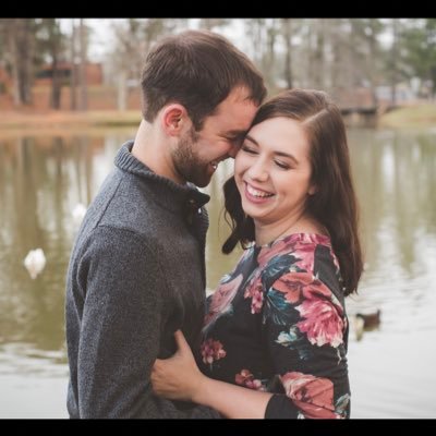 Lindsey_Paige32's profile picture. Ask your doctor if your heart is healthy enough to be an Auburn fan. 🧡💙