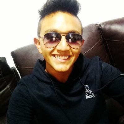 SntiagoHerrera's profile picture. Estudiante de Administración de empresas en @Unimimuto.🥇
Me gusta conocer y enfrentarme a cualquier cosa.🔱
Amante a la bici. 🚲