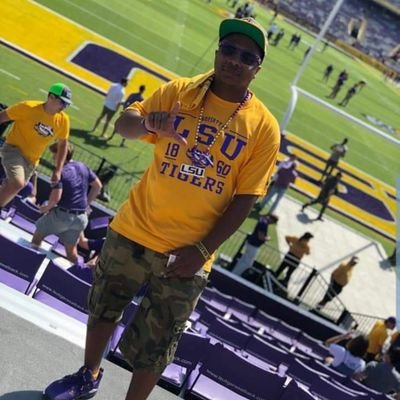 College Football LSU Love Purple Live Gold

Snap:Drewbornready90