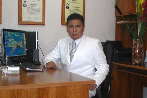 Médico Cirujano Oncólogo Post graduado en el mejor centro oncológico del Pais. Certificado como Cirujano y Oncólogo. Fundador de Cancerología Integral del Sur