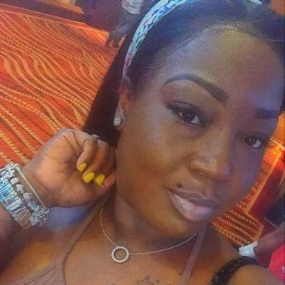 Manouchka_Prud's profile picture. 