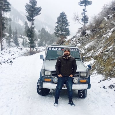 Riazshah5499's profile picture. Move on