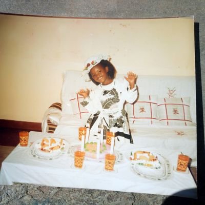 KavJulia's profile picture. 