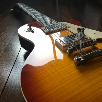 sl4003's profile picture. ギターとか酒が好きなオッさんであります♪ 最近は走ったりしてマス。