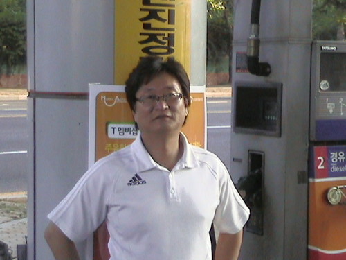 송현동 청구제네스 맞은편 SK대구주유소를 운영하고있으며,영화/야구를 좋아하며,가끔씩 등산도 즐기는 대구 싸나이.......