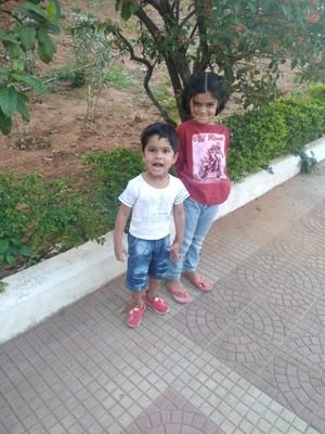 Shipali61929859's profile picture. happy