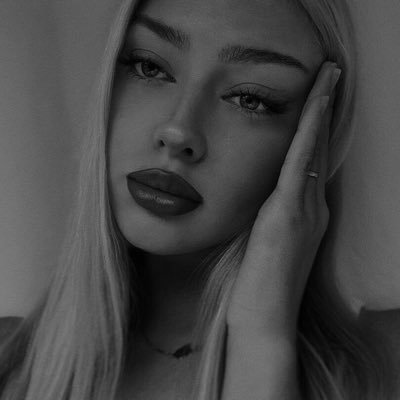 𝐔𝐧𝐞 𝐝𝐨𝐮𝐥𝐞𝐮𝐫 𝐚𝐭𝐫𝐨𝐜𝐞 𝐦'𝐢𝐫𝐫𝐚𝐝𝐢𝐞 𝐭𝐨𝐮𝐭 𝐞𝐧𝐭𝐢𝐞̀𝐫𝐞, 𝐝𝐞 𝐜𝐞𝐥𝐥𝐞𝐬 𝐪𝐮'𝐚𝐮𝐜𝐮𝐧 𝐦𝐨𝐭 𝐧𝐞 𝐩𝐞𝐮𝐭 𝐜𝐨𝐧𝐬𝐨𝐥𝐞𝐫.