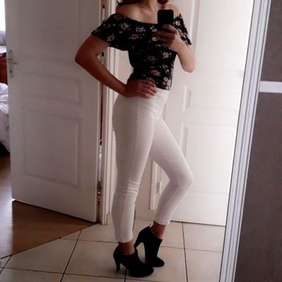 Julie89667441's profile picture. venez dm mes salop😉
payant