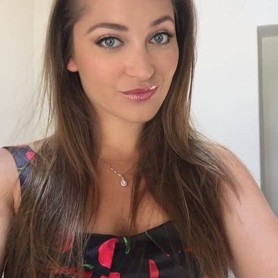 LindaGames7's profile picture. single lady