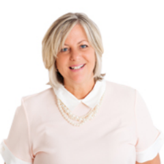 Broker, DeClute is at the Top. Selling & Staging Real Estate in the Beach & Bluffs. lightupthebeach