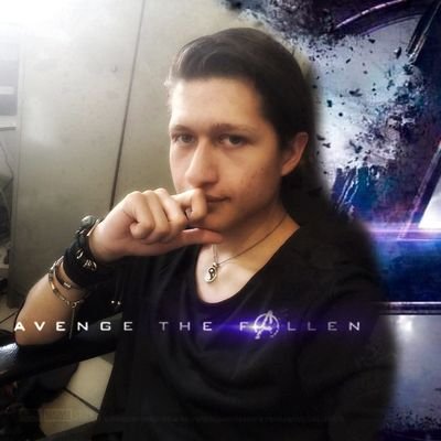 Amo el anime, los video juegos,
los comic´s, salir con amigos,
el dibujo y el metal.........lml