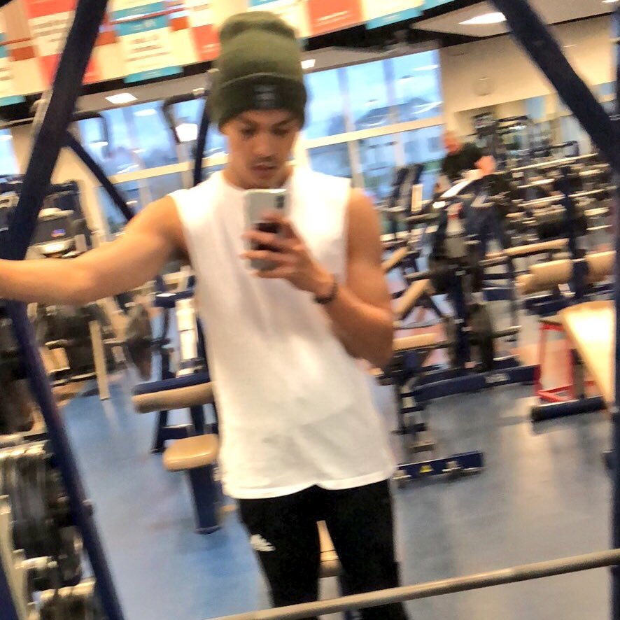 Chriszap16's profile picture. 