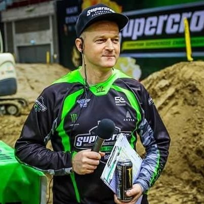 Ex Motocross rider. Former member of the Polish Motocross national team. Licensed trainer of MX and motocross commentator. Radny dzielnicy Gdańsk Suchanino.