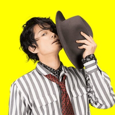 お風呂で1番最初に洗う箇所は〝鼻”です。鼻うがいは健康に良いです!右鼻穴から左鼻穴への、またはその逆へのまさに没入体験です。鼻腔全とっかえ!!