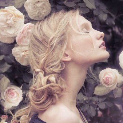 IbtihaleKadu's profile picture. Intéressante en Poésie, Philosophie, Logique, Cosmologie, chimie, Histoire, Dessin, Photographie, Lecture, Tennis, Football, Langues, Liberté et L'indépendance.