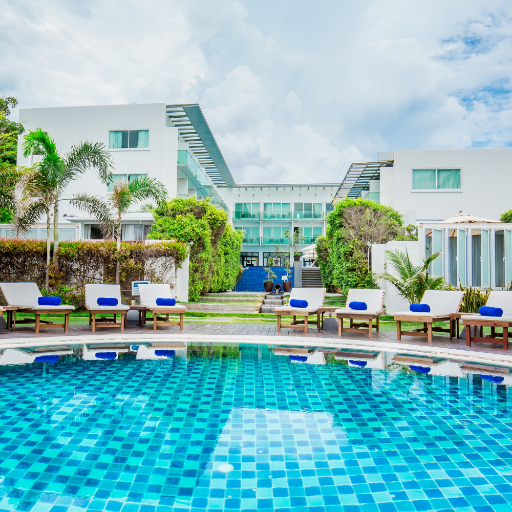 Our chic retreat is located on Chaweng beachfront,  Chaweng centre with shopping is a short stroll away, and we are only 10 minutes drive from the airport.