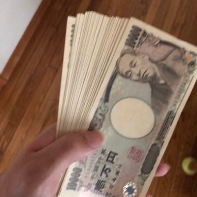 とにかくお金が欲しい。 生活、お金に余裕が欲しい。そんな人是非お気軽に連絡ください！ バイナリオプションのツールを買わずにプロが運用いたします。