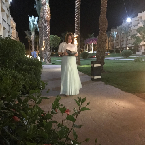 I quit my job to start @pixelhopio. A mum 🌞 soon to be wife 💍
Indie maker + part time nomad 🚐. Co founder of https://t.co/8zwsjwW4Cc + https://t.co/qwTWU146X1 🤖 with @zefman
