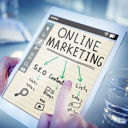je suis webmarketer indépendante , l’e-mailing, les réseaux sociaux et le merchandising constituaient une part très importante de mes missions.