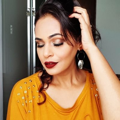 SimranSInghMua's profile picture. Bangalore| Salem | Nagpur | Coimbatore
MUA | Youtuber | Artist