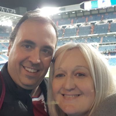 Binefarense de nacimiento, pero residente en Zaragoza. Técnico laboral (contratos, nóminas, finiquitos...) Fútbol o padel en mis ratos libres...