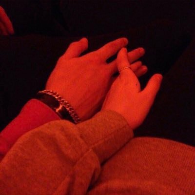 falvxc's profile picture. I live in grief ):