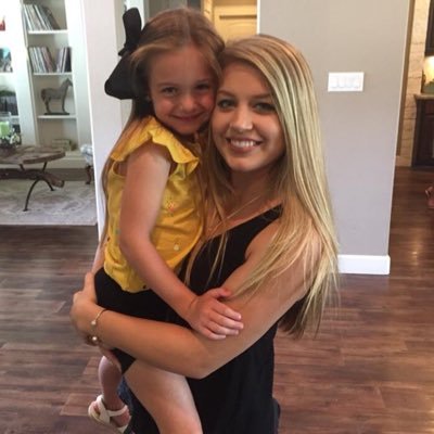 lizabeth| 21 |  Koe W | dog mama 🐕🌼