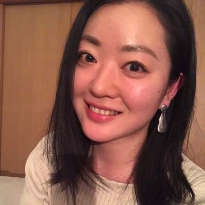 英会話講師。英語は「話せて」こそ。21歳で英語を始めて帰国子女と間違えられるくらい話せるようになりました。成人するまで100%日本育ちでも、誰がどう聞いても「文句なしに話せている」英語力が欲しくて奮闘した13年のノウハウを教えています。noteはこちら：https://t.co/KykOkbcLOi