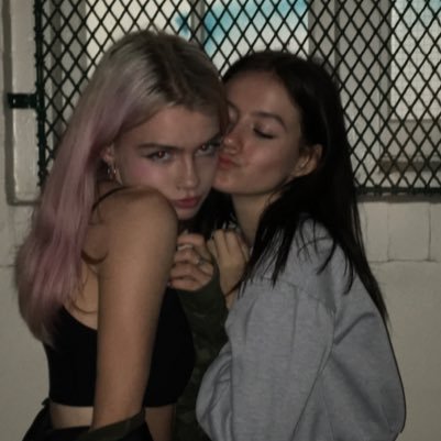 elliebak3rgmai1's profile picture. 